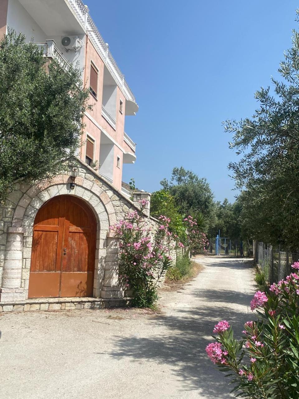 Irini'S Guesthouse كيبارو المظهر الخارجي الصورة